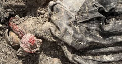 WÊNE - Li Mûsilê 3 gorên bikom hatin dîtin:...