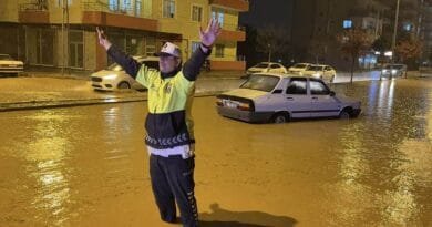 Li Dîlok, Semsûr û Kilîsê lehî rabû