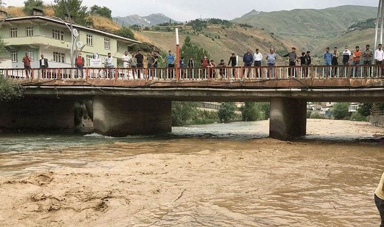 Rêya Wan û Şaxê ji ber lehiyê hat girtin