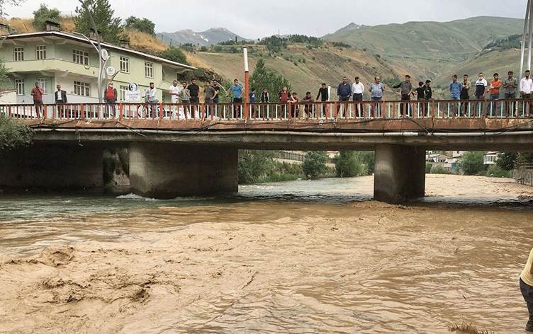 Rêya Wan û Şaxê ji ber lehiyê hat girtin