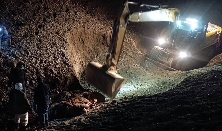 Ji ber êrişa mêşên hingiv 816 mih mirar bûn