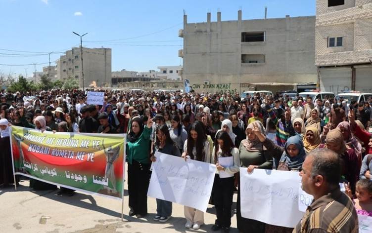 Gelê Kobaniyê Erebîkirina navên Kurdî protesto kir