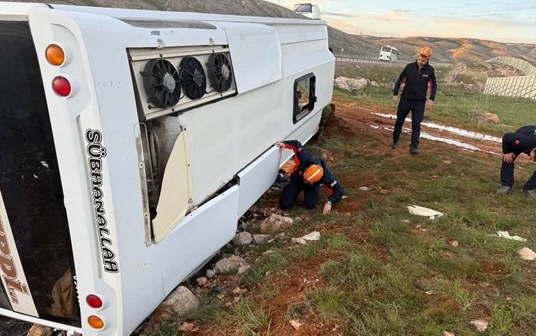 Li Sêwazê mînîbusa alîgiran qulibî: 25 birîndar