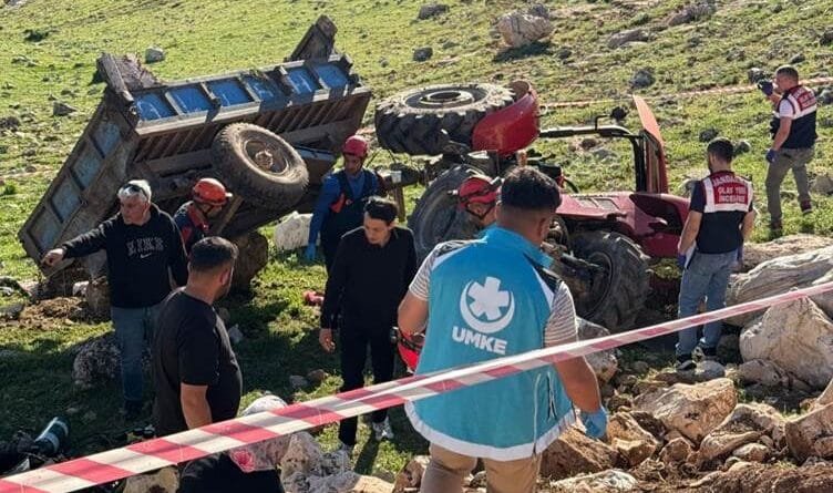 SÊRT - Zarokek û ciwanek di bin traktorê de man û...