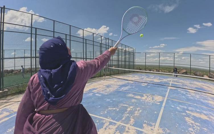 Jina Qerejdaxî bangî Hulya Avşarê kir: Were em...